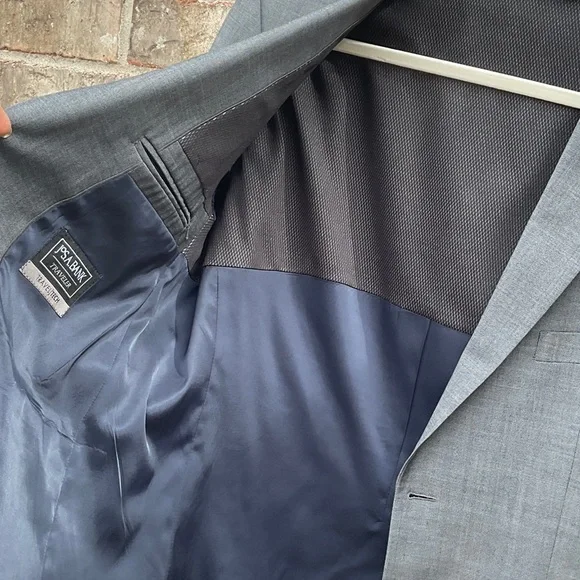 🔥 Take 50% OFF- Jos. A. Bank Men's Gray Suit Blazer